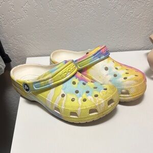 Crocs Classic Tie-Dye Clogs in Yellow
